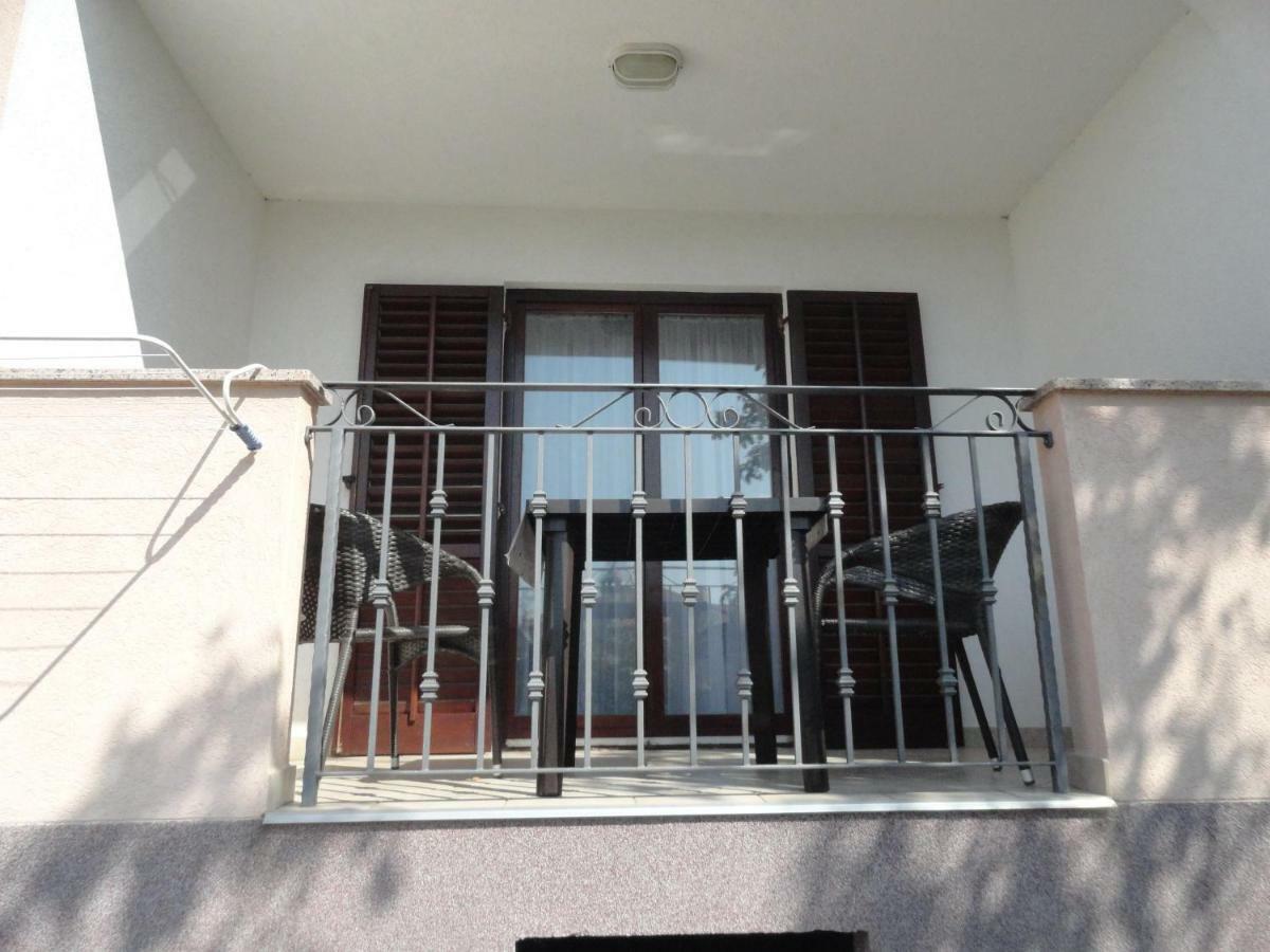 Tona Apartment Rovinjsko Selo Exterior photo